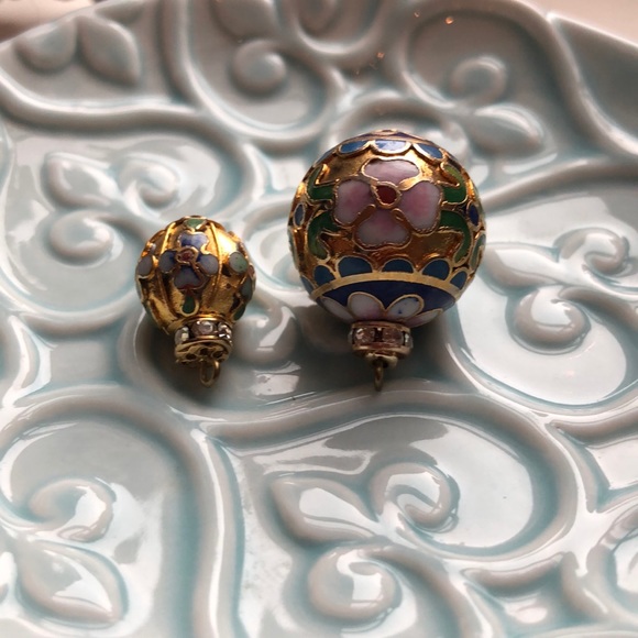 BOGO Faux Gold floral ball pendants for necklace - Picture 2 of 3